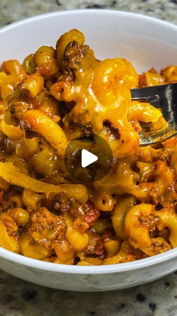 Stephanie Gigliotti on Instagram: "Old Fashioned Goulash is the perfect weeknight dinner! It’s a one pot, hearty, 30 minute meal and it’s delicious! 
I’m using Schweid and Sons The Signature Blend Beef in this because it’s the perfect 75/25 mix of premium cuts of chuck and brisket that’s been perfected over four generations and so flavorful! Check out their page on how to purchase. @schweidandsons 

Old Fashioned American Goulash

2 pounds ground beef, such as Schweid and Sons The Signature Blend Beef
16 ounces elbow macaroni
1 onion, diced
1 bell pepper, diced
2 cloves garlic, minced
1 tbsp tomato paste 
28 ounces can tomato sauce 
15 ounce can diced tomatoes with Italian seasonings
1 tbsp worchestershire sauce 
1 1/2 cups beef broth 
1 tbsp paprika 
1/2 tsp salt
1/2 pepper 
1 tsp dried p Creative Dinners, Stephanie Gigliotti, Steph Gigliotti, Dinner Videos, Apple Cinnamon Recipes, Old Fashioned Goulash, Can Tomato Sauce, American Goulash, Italian Seasonings