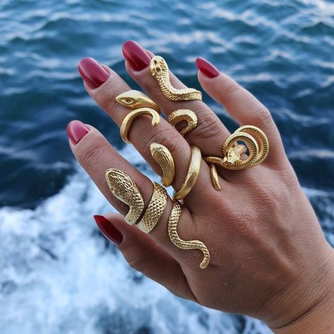 Snake Ring Aesthetic, Gringotts Vault, Boho Rings Gold, Serpent Ring, Animal Ring, Athena Goddess, Snake Jewelry, Snake Bracelet, Ringe Gold