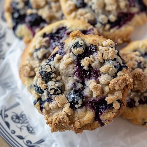 DESSERTS - CookiesPedia Blueberry Muffin Cookies With Streusel, Blueberry Streusel Cookies, Crumbl Blueberry Muffin Cookie, Blueberry Crumble Cookies, Blueberry Muffin Cookies, Muffin Cookies, Blueberry Streusel Muffins, Cobbler Crust, Blueberry Cobbler Recipes