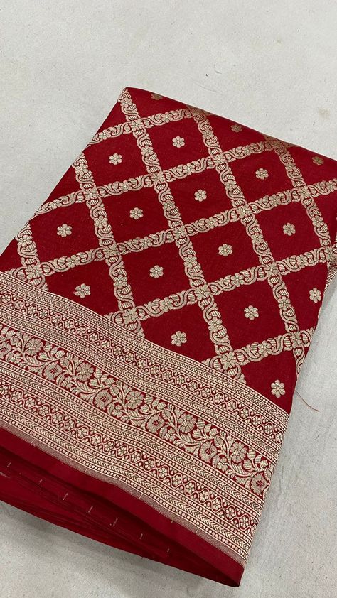 Ss24 Prints, Saree Sketch, Imvu Textures, Indian Motif, Handloom Silk Saree, Blackwork Cross Stitch, Weave Shop, New Saree Designs, Banarsi Saree