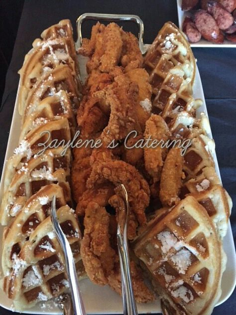 Chicken And Waffle Charcuterie Board Ideas, Chicken And Waffles Party Ideas, Waffle Bar Ideas, Chicken And Waffles Display, Chicken And Waffles Platter, Chicken And Waffle Appetizer Wedding, Chicken And Waffles Brunch Set Up, Chicken And Waffles Brunch, Breakfast Brunch Party