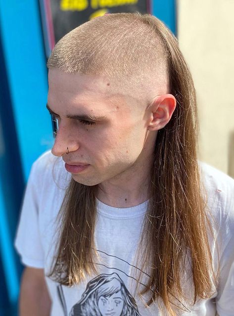 Skullet: Haircut Even Worse Than Regular Mullet Make Haircuts, Army Haircut, Mullet Haircut, Bad Haircut, Crew Cuts, Outside The Box, Different Hairstyles, Thinking Outside The Box, Square Cut