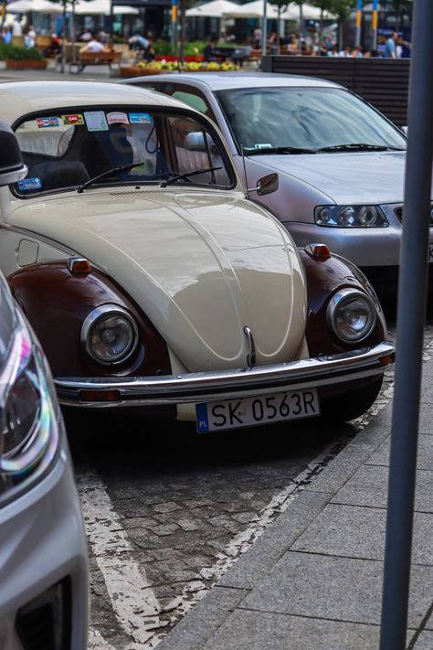 #streetphoto #photography #canon250d #canon #carphotography Bug Car, Car Photography, Street Photo, Canon Eos, Eos, Canon, Cars, Photography, Quick Saves