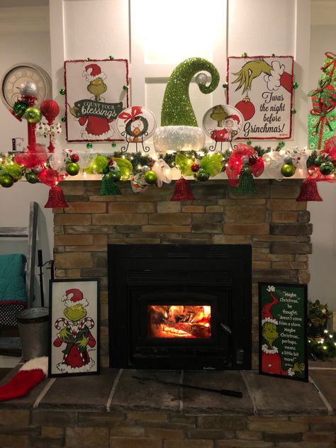 Grinch Mantle Decor Diy, Whoville Decorating Ideas, Grinch Fireplace Decorations, The Grinch Fireplace Decorating Ideas, Grinch Themed Christmas Decoration Living Room, Grinch House Decoration Decorating Ideas, Grinch Themed Living Room, Grinch House Decor, Grinch Christmas Table Decorations