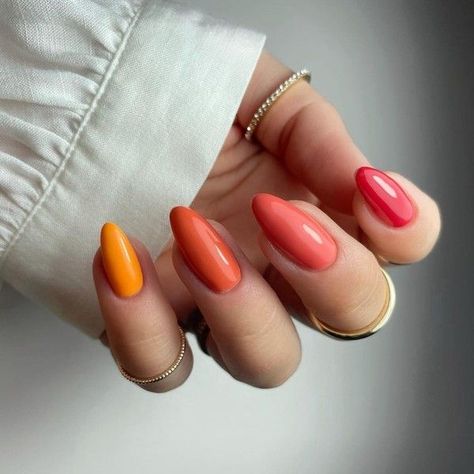 Orange and Pink Nails 20 Ideas: Adding a Splash of Vibrance to Your Style - women-club.online Nails Different Shades, Gradiant Nails, Orange And Pink Nails, Red Orange Nails, Red Ombre Nails, Color Block Nails, Beautiful Gradient, Solid Color Nails, Nails 2021