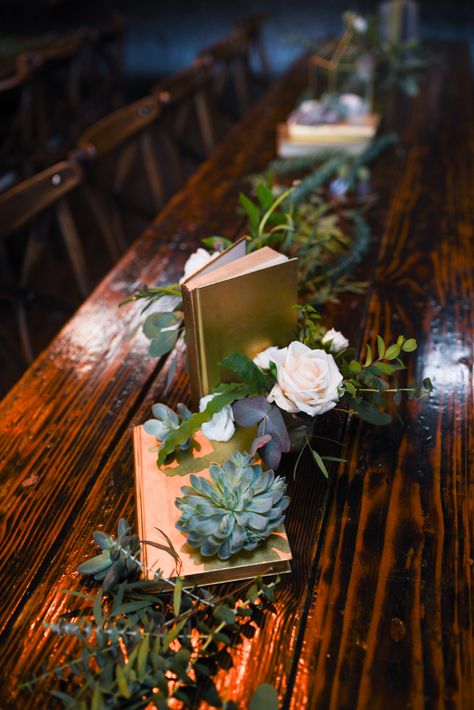 Book Centrepiece Wedding, Book Wedding Centerpieces, Long Table Centerpieces, Centerpiece For Dining Table, Bud Vase Centerpiece, Gold Centerpiece, Book Centerpieces, Book Themed Party, Book Themed Wedding