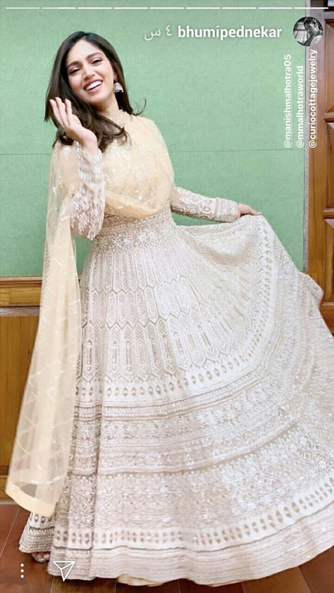 Kiara Lehenga, Onam Outfits, Western Dresses For Girl, White Anarkali, Sharara Designs, Designer Anarkali Dresses, Model Top, Asian Bridal Dresses, Pakistani Clothes