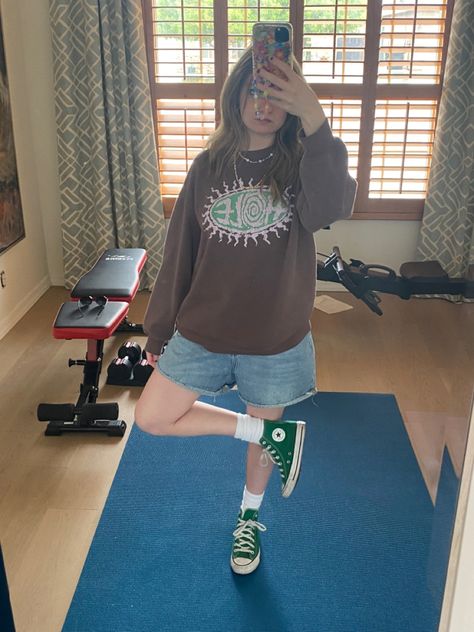 Converse With Jorts, Dark Green Converse Outfit, High Cut Outfit, Low Top Converse Outfit, Green Converse Outfit, Dark Green Converse, Converse Outfit Summer, Chunky Socks, Vacay Fits