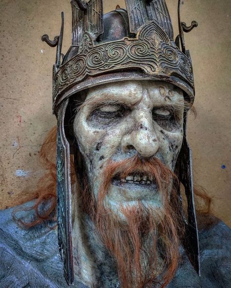 King of the Dead! From Lord of the Rings Facebook page. Lord Of The Rings Tattoo, Black Metal Art, Dark Fantasy Artwork, Zombie Art, Lotr Art, Dark Artwork, Retro Horror, Horror Tattoo, 다크 판타지