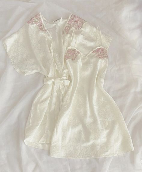 Silk Pajama Dress Aesthetic, Push Present Ideas, Cute Pyjama, Pijamas Women, Push Present, Night Gown Dress, 18th Bday, Pajama Fashion, Sleepwear Fashion