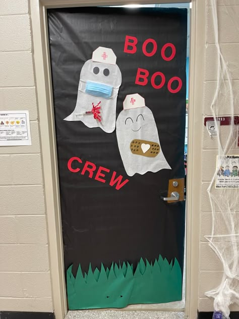 Nurses Door Decorations, Clinic Halloween Decorations, Nurse Classroom Decorations, Halloween Nursing Home Decorations, Nurse Office Halloween Decorations, Halloween Door Decorations For Medical Office, Christmas Hospital Bulletin Board, Halloween Door Decorations Healthcare, Dr Office Halloween Decorations