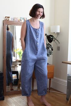 Simple Jumpsuit Pattern, Linen Romper Pattern, Linen Jumpsuit Pattern, Suit Tutorial, Diy Jumper, Romper Tutorial, Jumpsuit Pattern Sewing, Simple Linen, Jumper Pants