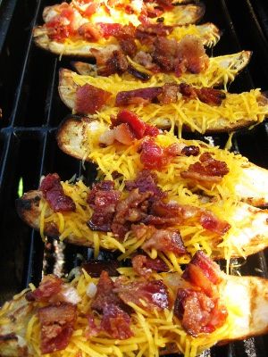 Loaded Potato Skins, Grilled Dinner, Grilled Potatoes, Campfire Cooking, Potato Skins, Easy Snack Recipes, Summer Grilling, Camping Meals, The Grill