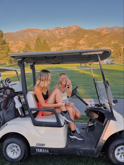 Cute Golf Cart Pictures, Cute Golf Pictures, Aesthetic Golf Pictures, Golf Cart Pictures, Golfing Pictures, Golfing Women, Thanksgiving Pics, Golf Friends, Golf Pics