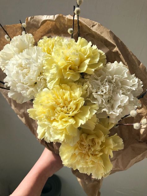 White Carnation Bouquet, Yellow Carnations, Carnation Bouquet, Yellow Peonies, Yellow Bouquets, Boquette Flowers, Cut Flower Garden, Flowers Bouquet Gift, Nothing But Flowers