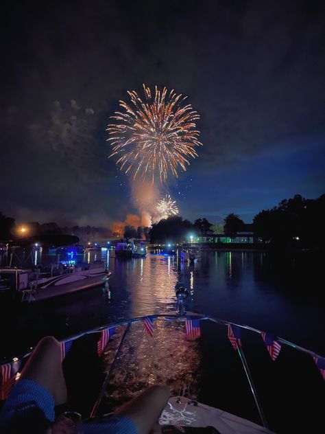 Diy 4th Of July Decorations, Fourth Of July Pics, 4th Of July Aesthetic, 4th Of July Pics, July Aesthetic, 4th Of July Photos, Happy Birthday America, Fourth Of July Decor, 4th Of July Decorations