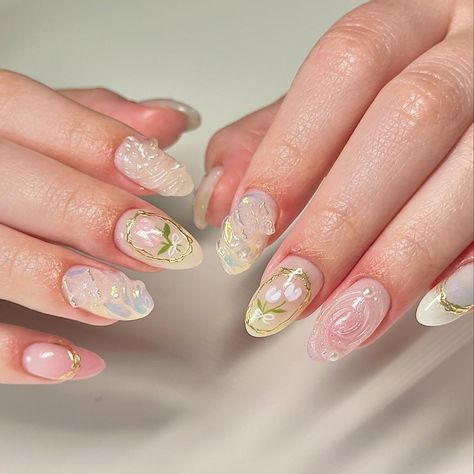 White Princess Nails, Beauty And The Beast Nails Designs, Belle Nails Disney, Fairytale Nails, Beauty And The Beast Nails, Japan Nails, Belle Nails, Princess Nails, Japan Nail