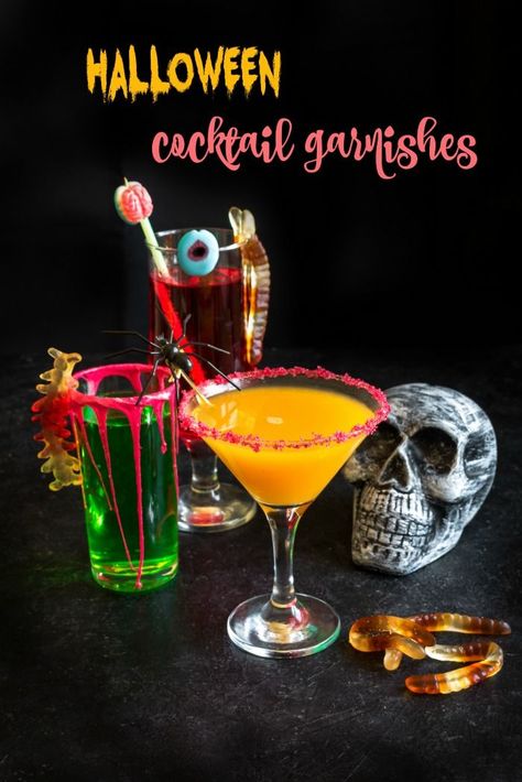 Halloween Cocktail Garnish Ideas, Halloween Cocktail Garnish, Witches Brew Cocktail, Halloween Drink Recipes, Drink Essentials, Event Cocktails, Vodka Mule, Spooky Cocktails, Halloween Recipes Drinks