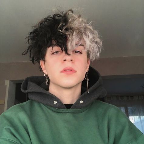 Black And Blonde Mens Hair, Half Blonde Half Black Hair Men, Split Hair Color Men, Split Dye Hair Men, White And Black Hair Men, Blonde And Black Hair Men, Dyed Hair Men Aesthetic, Green Hair Color Men, Dark Green Hair Men