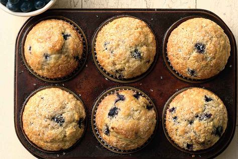 Easy Self-Rising Blueberry Muffins Recipe | King Arthur Flour: These tender, tasty, fruit-filled muffins — made with self-rising flour — go together in a snap. Flour Desserts, Whole Wheat Blueberry Muffins, Irish Soda Bread Muffins, Hungry Man, Sourdough Muffins, Baked Sweets, Self Raising Flour, Food Fest, Berry Muffins