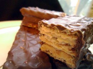 Just like the popular bars, you can make this easy treat at home! Double the amount of peanut butter and more layers of deliciousness than store-bought bars! Kid-approved and mother-approved! Nutty Bars Recipe, Nutty Bars, Tasty Kitchen, Easy Treats, Vegetarian Chocolate, Dessert Bars, Flan, Bars Recipes, Chocolate Chip Cookies