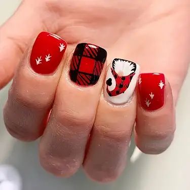 Fall Gnomes Nails, Buffalo Plaid Nails Christmas, Fall Gnome Nails, Gnome Nails Art, Buffalo Plaid Nails, Winter Nails Snowflake, Gnome Nails, Christmas Nails Art, Christmas Winter Nails