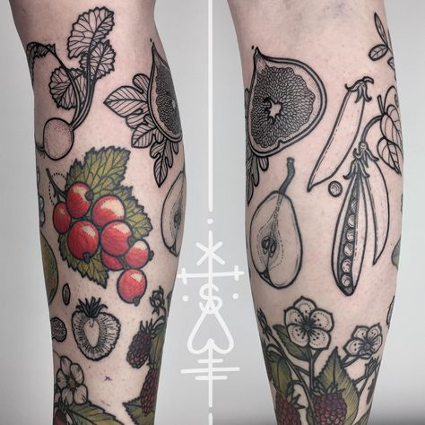 Fruits and vegetables tattoos #fruit #vegetables #tattoos Vegetable Tattoos, Vegetable Tattoo, Tattoos Black And White, Tato Tradisional, Tattoo Black And White, Fruit Tattoo, Food Tattoos, M Tattoos, Vegan Tattoo