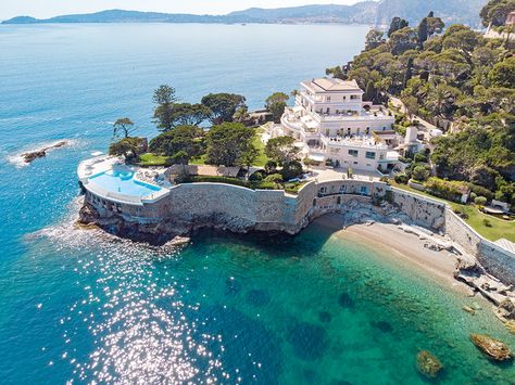 French Wedding Venues, Spa Luxe, Dream Mansion, Hotel Packages, Luxury Weddings, France Wedding, Mansions Luxury, Private Beach, Luxury Homes Dream Houses