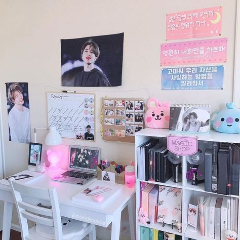 Kpop Rooms, Bts Room Decor, Bts Room, Army Room Decor, Kpop Room, Army Room, Merch Ideas, Dekorasi Kamar Tidur, Cute Room Ideas