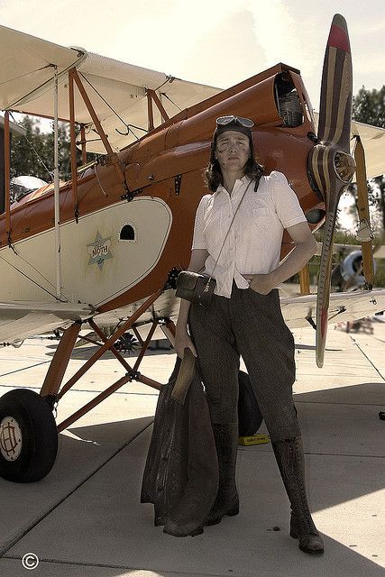 Female Pilots, Moon Man, Fear Of Flying, Female Pilot, Vintage Aviation, Vintage Airplanes, Vintage Air, Foto Poses, Nose Art