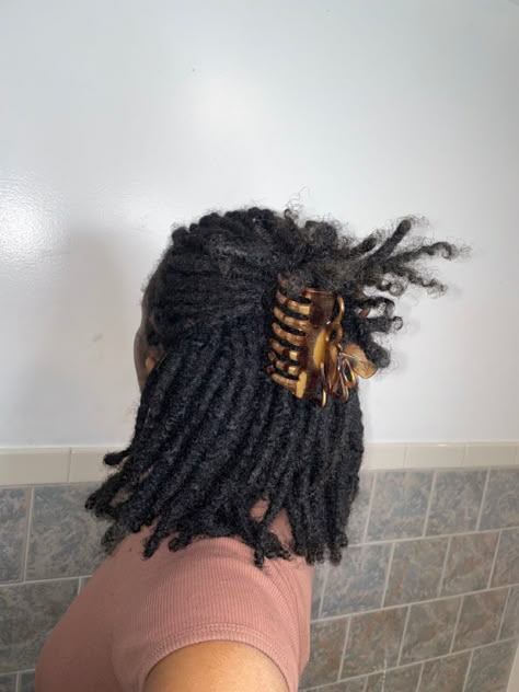 Locs Claw Clip, Hairstyle Locs, Locs Short, Hairstyles Locs, Dreadlocks Hair Care, Natural Locs, Claw Clip Hairstyles, Claw Clip Hairstyle, Twist Cornrows