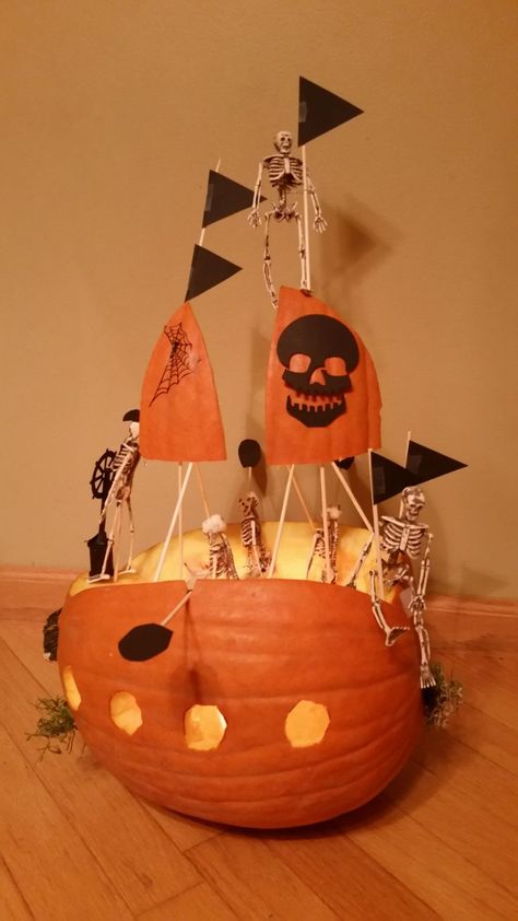 The Bones pirate ship terrorizing the sea Pirate Ship Pumpkin Carving, Ship Pumpkin Carving, Pirate Ship Pumpkin, Pumpkin Pirate, Pirate Pumpkin, Halloween Pumpkin Carving, Pumpkin Contest, Pumpkin Carving Templates, Pumpkin Pumpkin