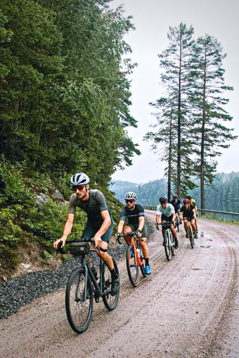 Riders occasionally have to choose between going on the solo ride or joining a group ride. Whichever you choose, the important thing is that got on the saddle and ride to your heart's content. Benefits Of Cycling, Personal Motivation, Long Shot, Do What Is Right, Team Player, Training Plan, Race Day, Above And Beyond, Life Goals