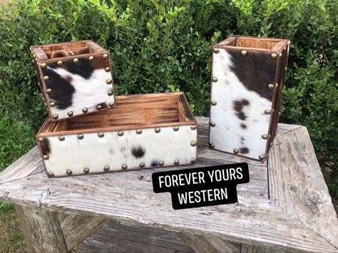 Things To Make With Cowhide, Hair On Cowhide Projects, 4h Show Box Ideas, Cowhide Crafts Diy Ideas, Cowhide Decor Ideas, Cow Hide Projects, Diy Cowhide Projects, Cow Hide Crafts, Cowhide Crafts Diy