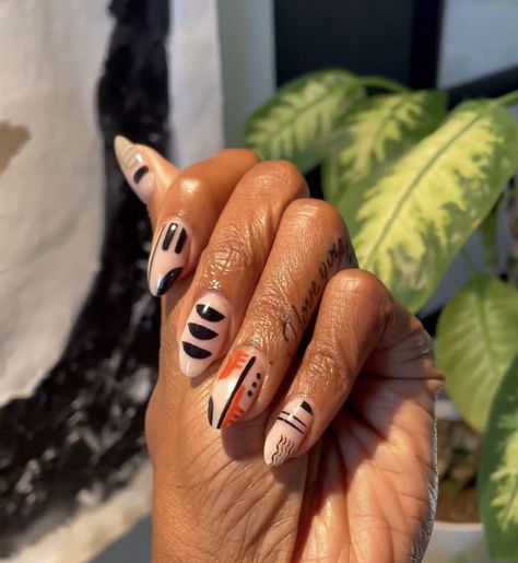 African American Nail Art, Mango Simon Miller, Nails For Africa, Wakanda Nails, Africa Inspired Nails, Nails For Bali, Afrocentric Nails, African Print Nails, African Inspired Nails