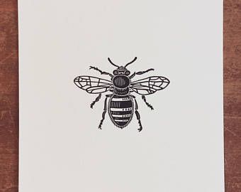 Bee Linocut, Linocut Ideas, Grafic Art, Dog Skull, Lino Printing, Lino Art, Stamp Carving, Bee Inspired, Print Greeting Cards