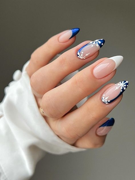 Blue Christmas Nails, Christmas Nails Easy, Xmas Nails, Christmas Nail Designs, Healthy Nails, Christmas Nail Art, French Tip Nails, Best Acrylic Nails, Cute Acrylic Nails