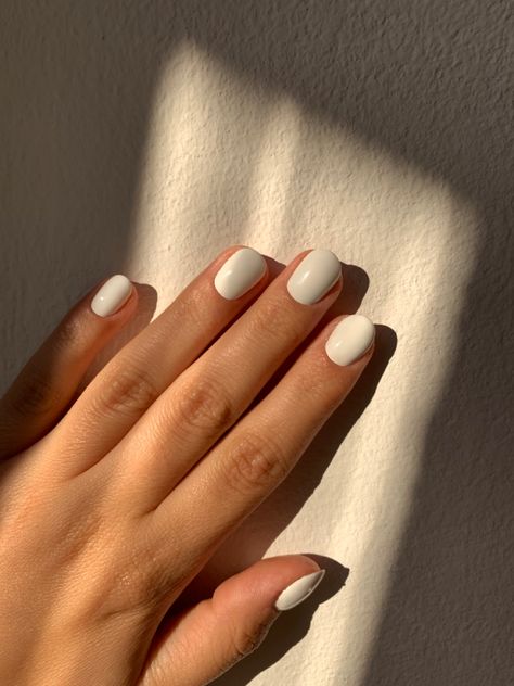 Super Short White Nails, Shellac On Short Nails, Simple Shellac Nails Designs, White Nails Shellac, Short Shellac Nail Designs, Gelish Nails Summer, White Fingernails, Short Nails Shellac, White Shellac Nails