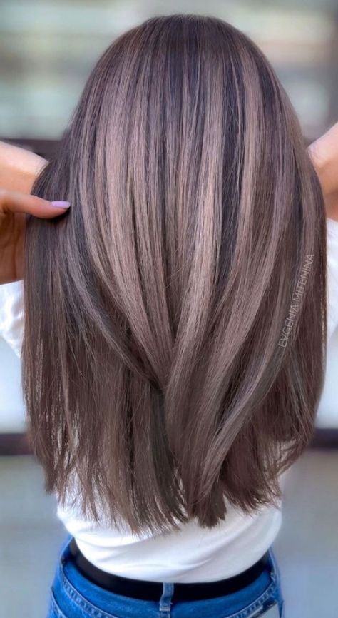 2023 Hair Color Trends For Women – Autumns 2022 Hair Colour Trends Cocoa Powder Balayage - davidreed.co Low Lights For Bleach Blonde Hair, Best Hair Colors For Short Hair, Haircolor Fall 2023, Change Of Hair Color, Fall Hair Color For Greying Brunettes, New Hair For 2023, Fall Trending Hair Colors, Violet Light Brown Hair, Cocoa Blonde Hair