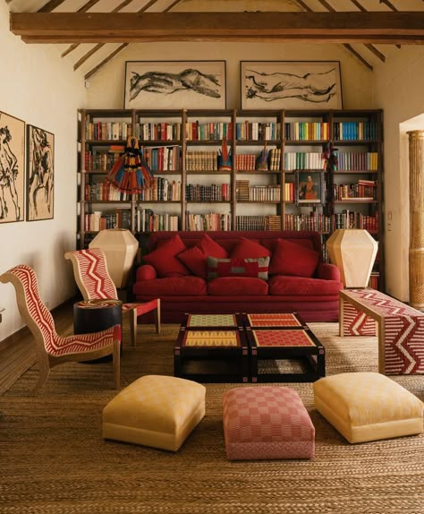 Home With Character, Classic Interior Design, Bookshelf Design, Interiors Dream, Apartment Inspiration, Eclectic Home, Dream House Decor, Beautiful Interiors, Interior Inspo