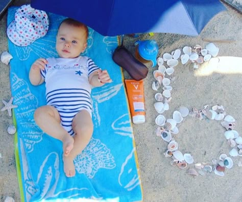 Beach Milestone Picture Ideas, Baby Beach Photoshoot Ideas, Beach Baby Photoshoot, Baby Monthly Pictures, Summer Baby Photos, Baby Beach Pictures, Baby Beach Photos, Valentines Baby Photos, Baby Captions