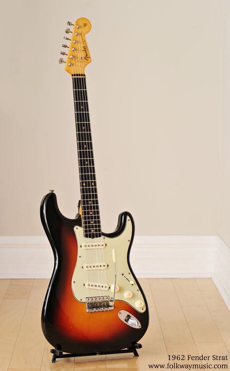 Fender Stratocaster Blue, Fender Stratocaster Red, Vintage Stratocaster, Electric Guitar Fender, Sunburst Stratocaster, Fender Stratocaster Sunburst, Fender Guitars Stratocaster, Famous Guitarists, Yngwie Malmsteen