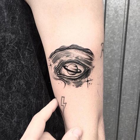 Blackwork tattoo of a Saturn as an eyeball Tattoo House, Eyeball Tattoo, Tattoo Rose, Tattoo Convention, Watch Tattoos, Space Tattoo, Rose Tattoo Design, Elephant Tattoos, Home Tattoo