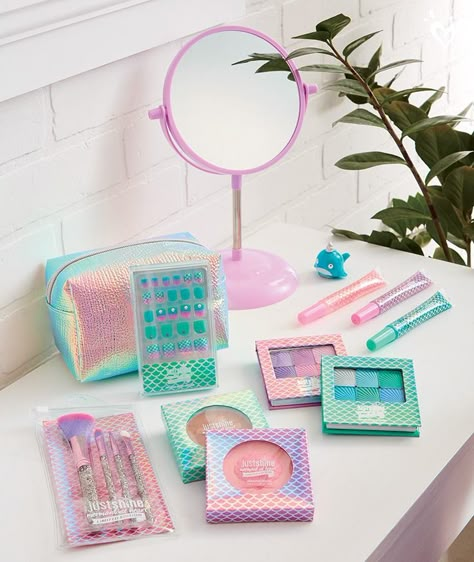 Our Just Shine Limited Edition Mermaid at Heart collection includes shimmer powder, eyeshadow, lip gloss, nail tips and more. Justice Makeup, Penyimpanan Makeup, Alat Makeup, Unicorn Makeup, Shimmer Shine, Mermaid Makeup, Kids Makeup, Elegant Makeup, Trendy Makeup