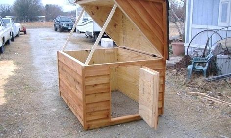 Well cover Well Pump House, Water Well House, Well Pump Cover, Generator Shed, Insulated Dog House, Well House, Build A Dog House, Dog House Plans, House Heating