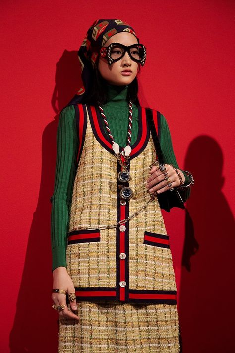 Gucci Spring 2017, Gucci Campaign, Creative Fashion Photography, Gucci Spring, Fashion Corner, Gucci Outfits, Gucci Models, Fashion Music, Gucci Fashion