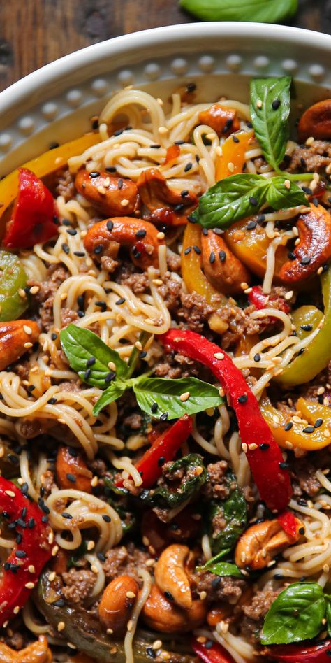 Beef Ramen Noodles with Bell Peppers, Spinach, Cashews, Sesame Seeds - in a white plate. Szechuan Pork Noodle Stir Fry Hello Fresh, Cashew Beef Stir Fry, Julias Album, Ramen Noodles Package, Beef Ramen Noodles, Meal On A Budget, Ramen Noodle Stir Fry, Monthly Meals, Ground Beef Stir Fry