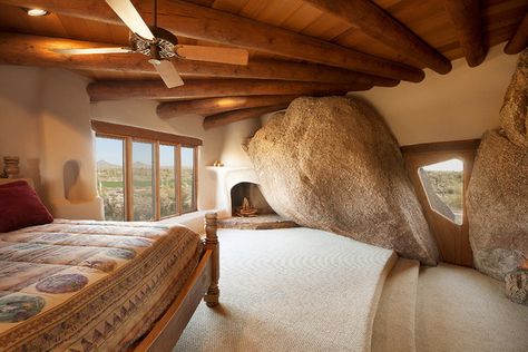 Boulder House Private Hot Springs, Light Museum, Earthen House, Architecture Organic, Bali Temple, Hotel Room Design Plan, Boulder House, Boulder Rock, Cob Building