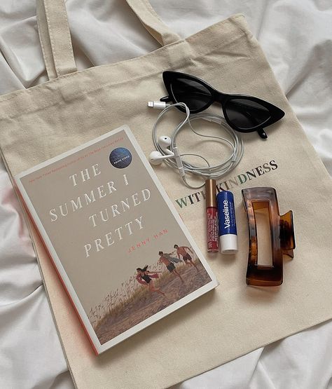 Book Story Aesthetic, Book Aesthetic Summer, Aesthetic Bookstagram Photos, Books Aesthetic Instagram Post, Bookstagram Inspo Feed, Book Blogger Aesthetic, Book Influencer Aesthetic, Simple Bookstagram Ideas, How To Start A Bookstagram