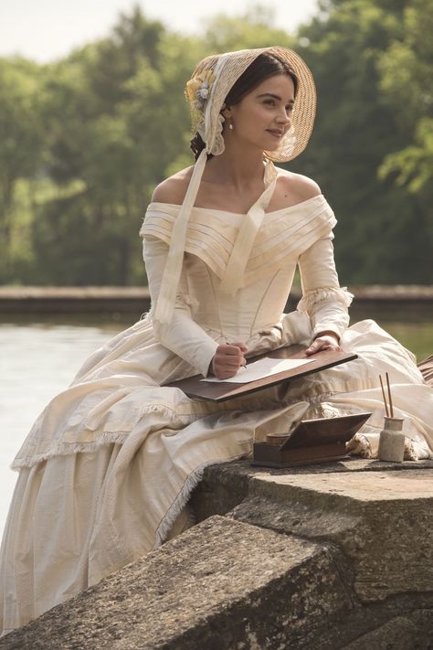 Go Behind the Scenes of 'Victoria'- TownandCountrymag.com Victoria Series, Era Victoria, Gaun Abad Pertengahan, ماثيو ماكونهي, Style Royal, Estilo Real, Costume Drama, Princess Aesthetic, Prince Albert